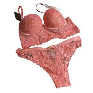 DAISY FUENTES 34B/SMALL PINK LACE BRA AND THONG SET